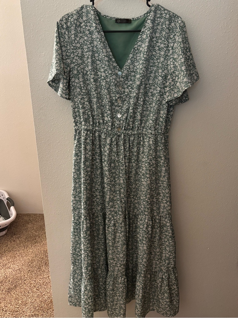 Floral V-Neck Green Midi Dress with Button Front